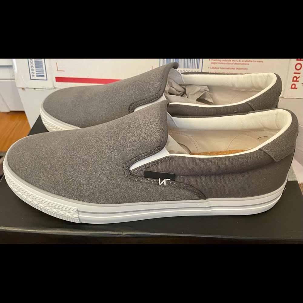 *BRAND NEW* MEN’S New Republic Stanton Slip On, Size 11 in graphite.